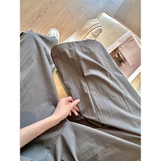深灰色