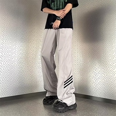 灰色