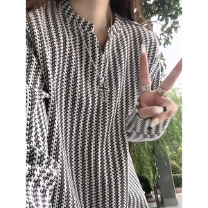 美式高街千鸟格子长袖T恤男女亨利V领英伦雅痞休闲宽松长袖打底衫图片
