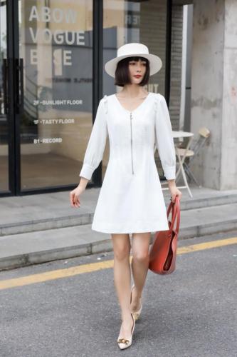 韩版潮流休闲时尚连衣裙：厂家直销批发，黑白两个色m一XL,女装连衣裙,圣姿源
