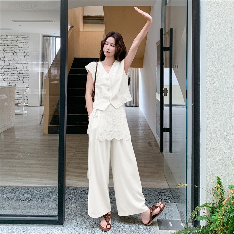 2026夏季新款轻熟老钱风V领马甲蕾丝拼接阔腿裤两件套套装,女装套装/套裙,冬木谷雨
