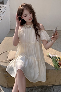 法式绝美超仙露肩连衣裙女2025夏季新款超好看亮片拼接度假风裙子图片