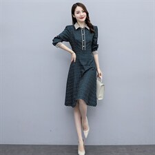 新款时尚大方衬衫领拼接数码印格子连衣裙图片