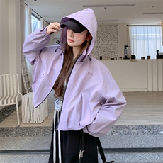 紫色韩系超好看连帽工装冲锋衣短外套女2025秋小个子减龄休闲上衣，女装短外套，2D014