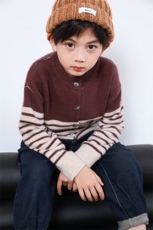 时尚儿童半条纹针织开衫男童女童简约休闲秋冬保暖毛衣外套，童装毛衣，越洋羊