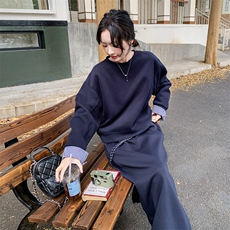 藏青色