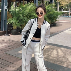 现货主推高级感时尚休闲套装小个子港风减龄两件套，女装套装/套裙，菡迪欧娜