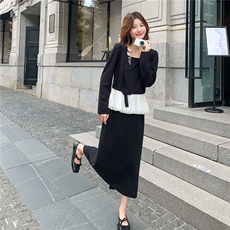 赫本风黑色连衣裙女春秋2025新款超火好看高级小众拼接掐腰长裙子，女装连衣裙，2C166