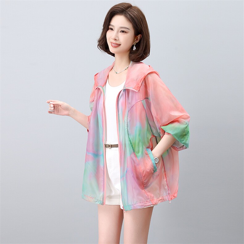 2026春夏季新款彩虹色宽松大码防晒衣连帽防紫外线外套A697，女装防晒衣，板酷