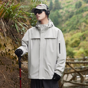 新款男女高品质户外登山服青少年学生冲锋衣夹克外套HS6606图片