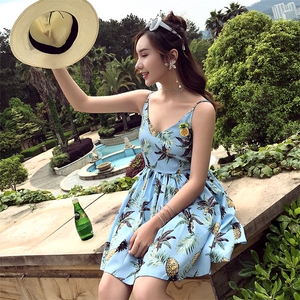 2021年夏季 中裙 印花 套头 高腰 V领 连衣裙 吊带 显瘦 修身图片