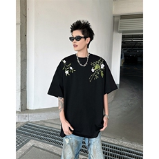 黑色
