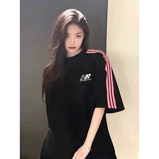 抖音得物品质二开240克宽松纯棉美式潮牌印花三条杠中性风短袖T恤，男装T恤，电商A486
