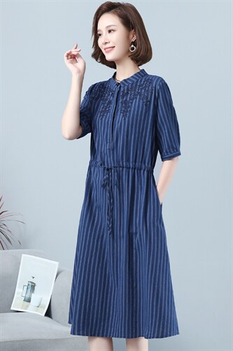 中年妈妈连衣裙女2025夏季新款条纹洋气减龄收腰显瘦气质衬衫裙子，女装连衣裙，丽影随形