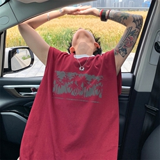 酒红色