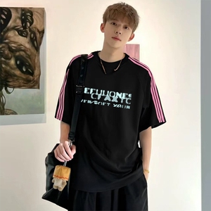 抖音得物品质二开240克宽松纯棉美式潮牌印花三条杠中性风短袖T恤图片