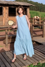 蓝色温柔风无袖连衣裙女夏新款法式今年流行洋气减龄显瘦背心裙，女装连衣裙，2C057