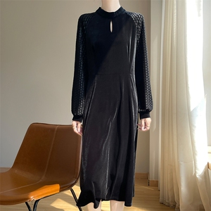 2024秋季新款气质高端金丝绒黑色洋装女显瘦立领洋派直筒裙百搭图片