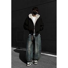 黑色