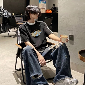 抖音得物高品质二开240克宽松纯棉美式潮牌三条杠织带短袖T恤图片