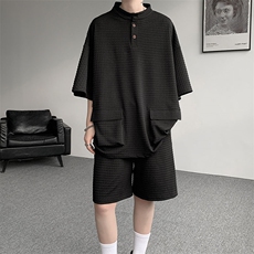 黑色