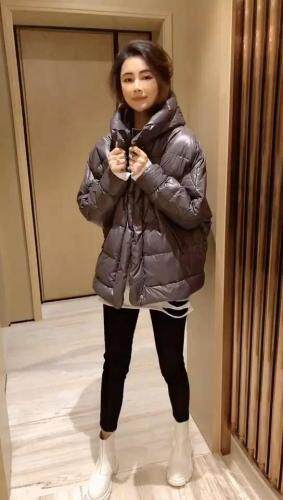 连帽短羽绒外套，女装，晶晶