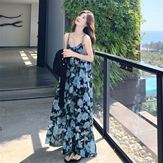 法式复古碎花吊带连衣裙女2025夏季新款气质减龄显瘦海边度假长裙，女装连衣裙，2C122