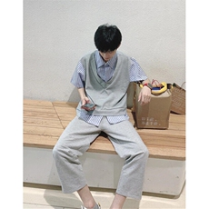 灰色