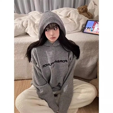灰色