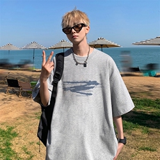 浅灰色