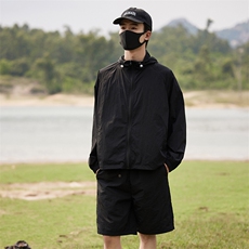 黑色