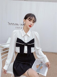 2022春季立体玫瑰花蝴蝶结小衫图片