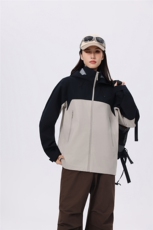 2025百搭时尚简约连帽拼色冲锋衣内测带兜，女装短外套，衫都服饰