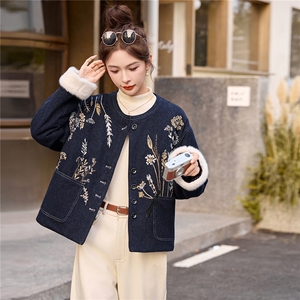 现货主推2025年冬季新款國风羽绒服外套女图片