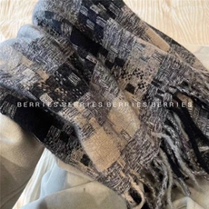 2025年秋季时尚百搭通勤简约休闲气氛感暗格纹流苏围巾，围巾，湘姗