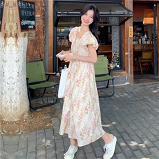 法式碎花方领连衣裙女2024夏季新款小个子茶歇超好看高级感长裙子，女装连衣裙，2C118