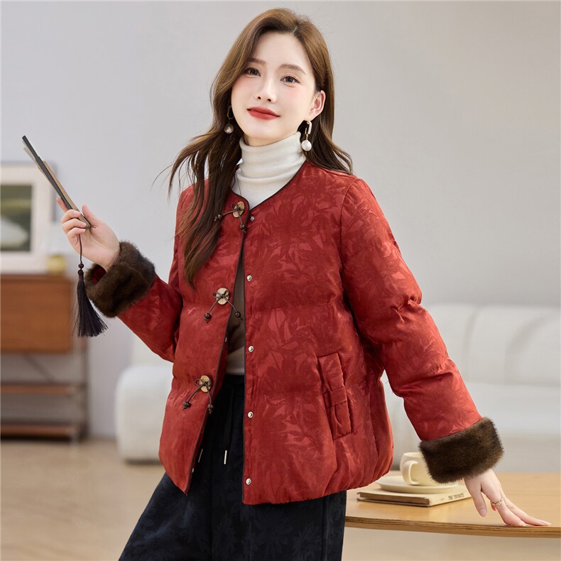 现货2025年冬季新款中式白鸭绒羽绒服女复古风提花毛领袖外套上衣图片