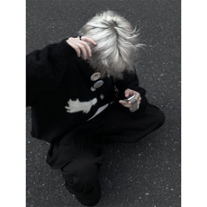 黑色