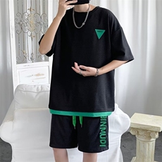 黑色