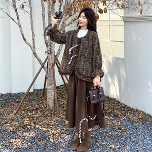 美拉德复古小香风套装裙女冬2025新款木耳边拼接外套半身裙两件套图片