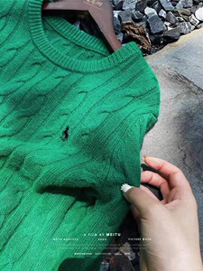 时尚女款独角兽刺绣麻花圆领加厚包芯纱针织衫图片