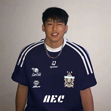 藏青色