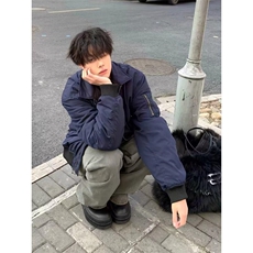 藏青色