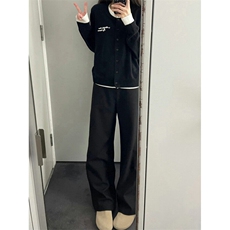黑色