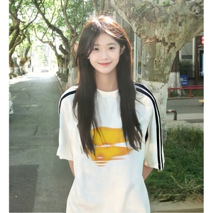 抖音得物高品质二开240克宽松纯棉美式潮牌三条杠织带短袖T恤图片