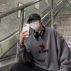 深灰色