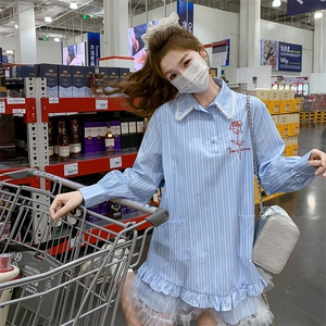 蓝色条纹连衣裙女春初2025新款超火洋气减龄超好看蕾丝拼接衬衫裙图片