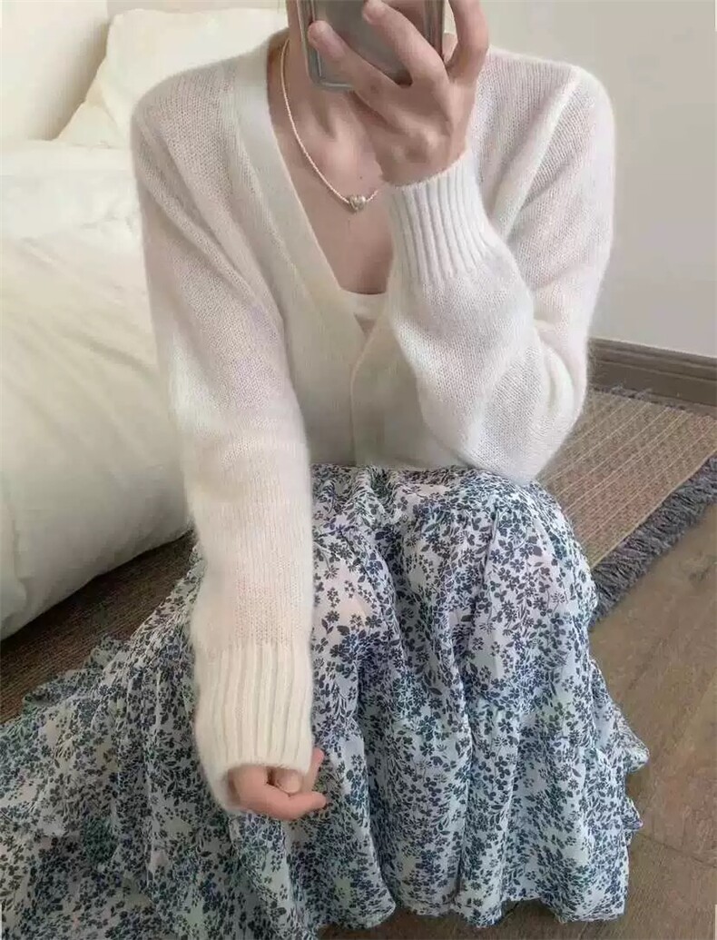 新款女装V领时尚百搭针织羊毛开衫舒适保暖上衣图片