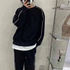外包边休闲套装图片