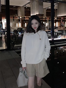 时尚百搭秋季连帽刺绣双C元宝针帽衫 显瘦保暖女士针织衫/毛衣图片